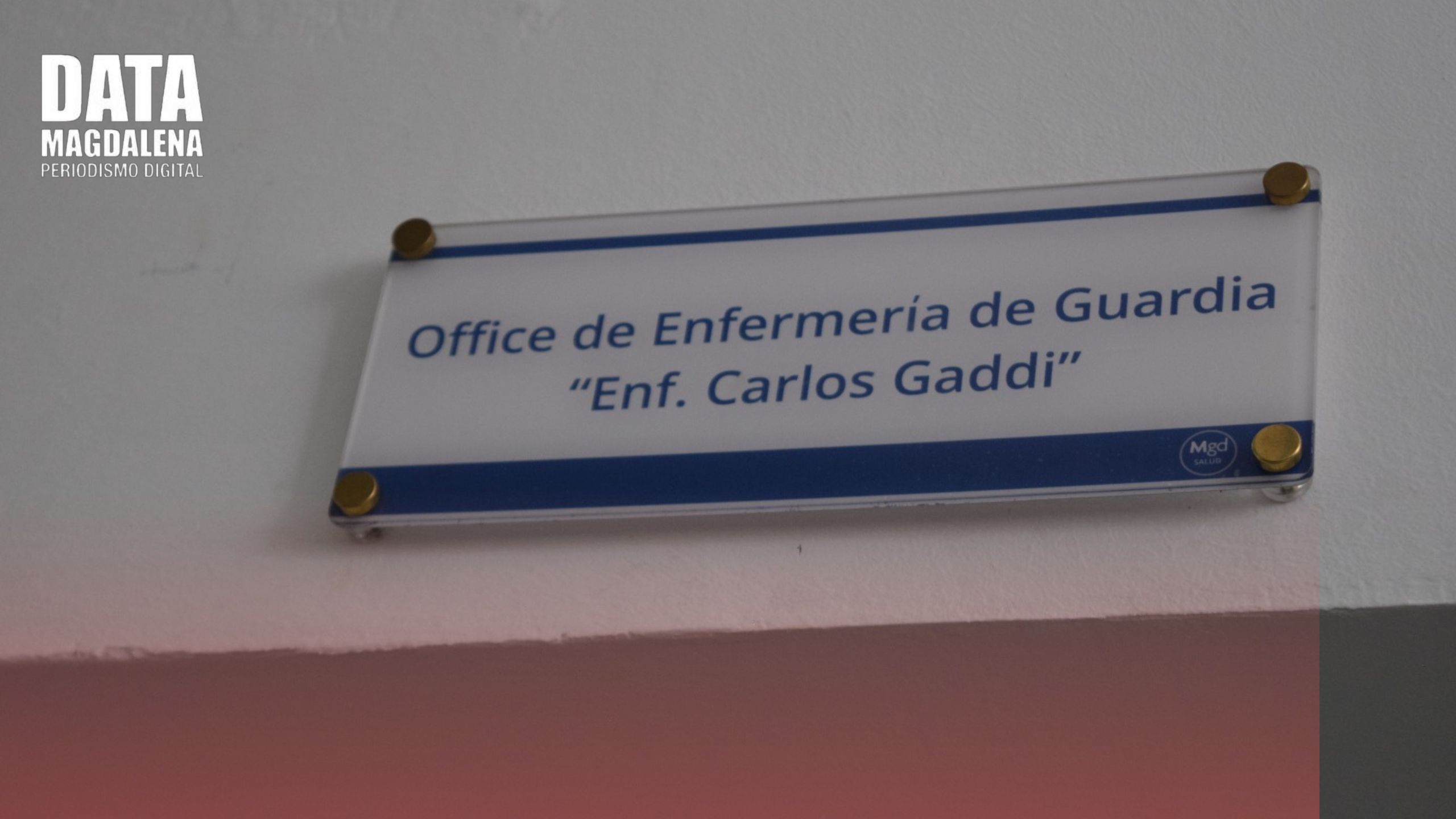 Reconocimiento al enfermero Carlos Gaddi en la inauguraci&oacute;n del nuevo sector de guardia
