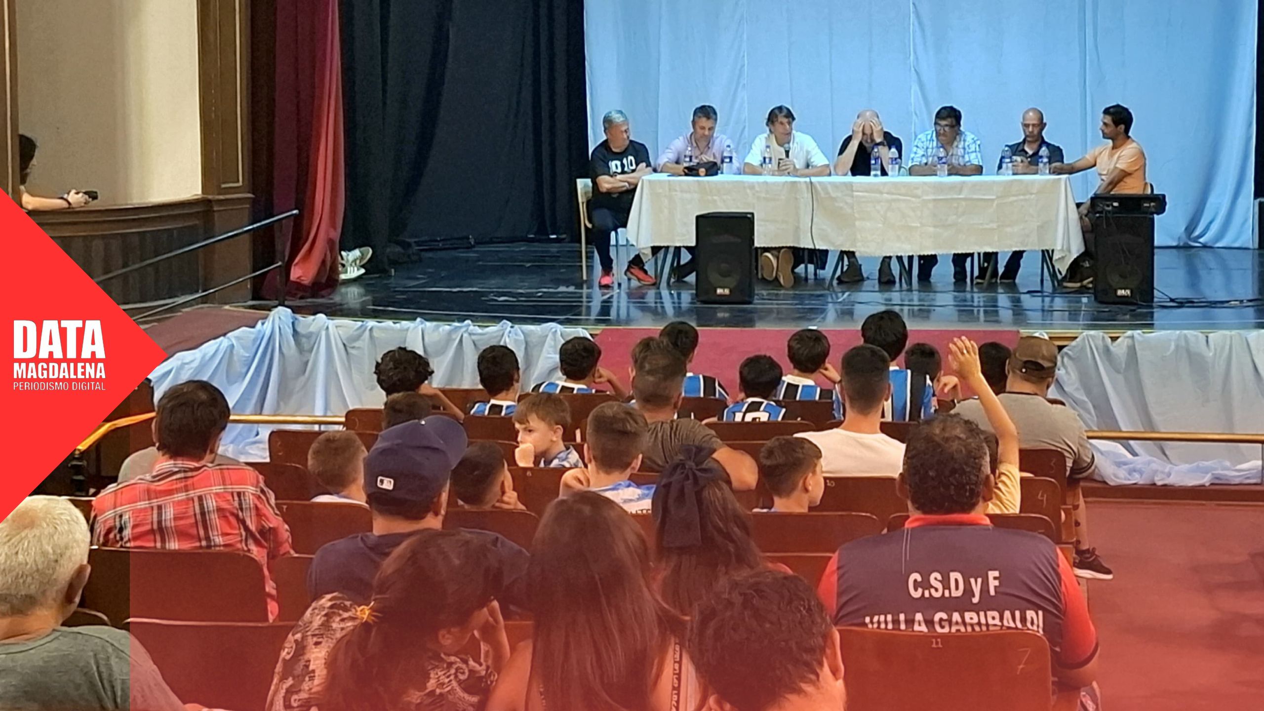 ?Referentes del f&uacute;tbol nacional compartieron claves de entrenamiento en Magdalena